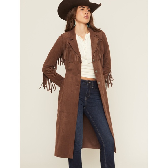 Faux Suede Fringe Trench Coat
NWOT
COLOR- Chocolate
Brown
SHYANNE - Picture 2 of 8